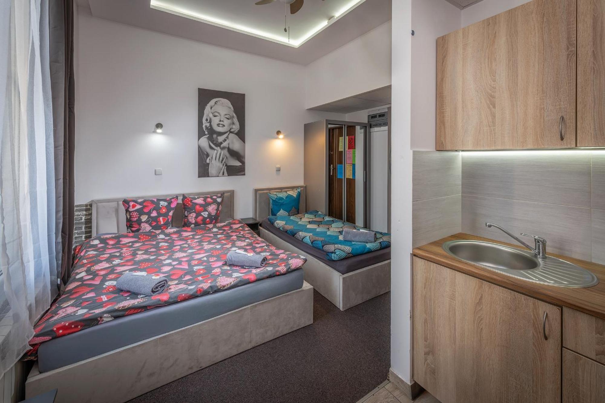 Twin Room Private Bathroom