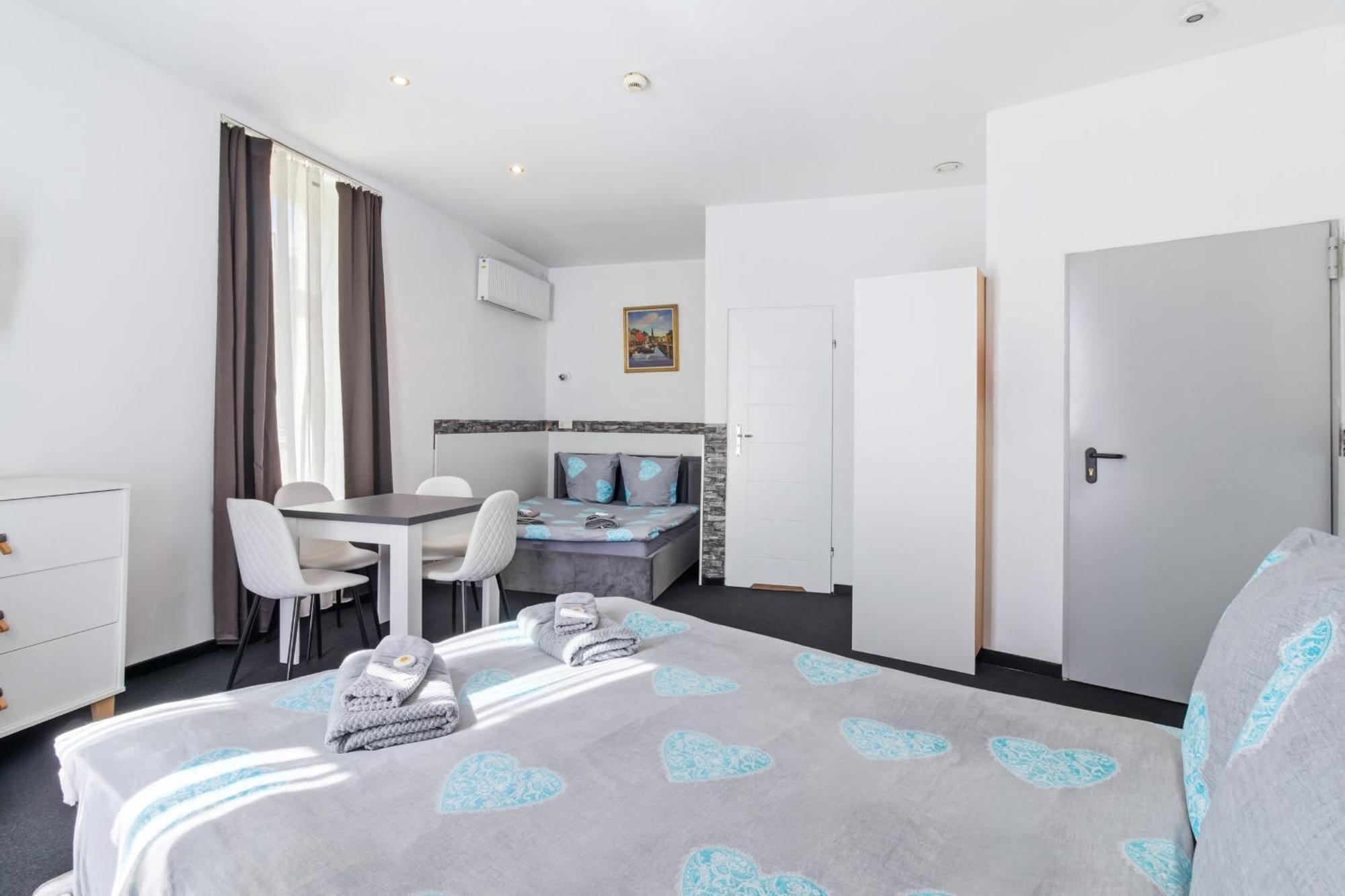 Quadruple Room Private Bathroom