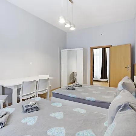 70S Guest Room-3